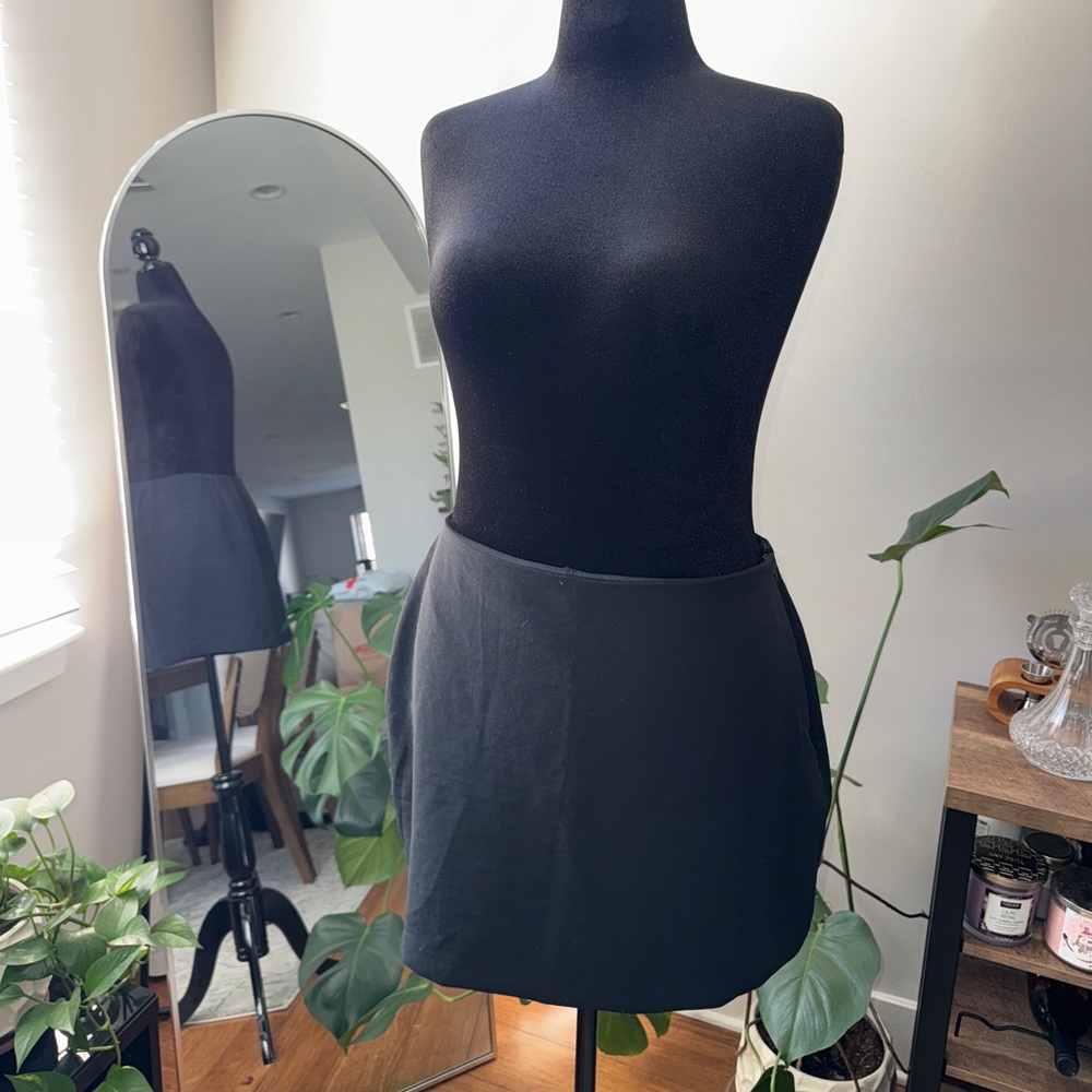 Abercrombie Crepe Mini Skort